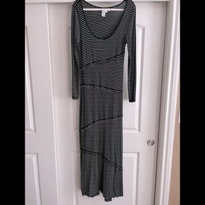 Scoop neck maxi dress